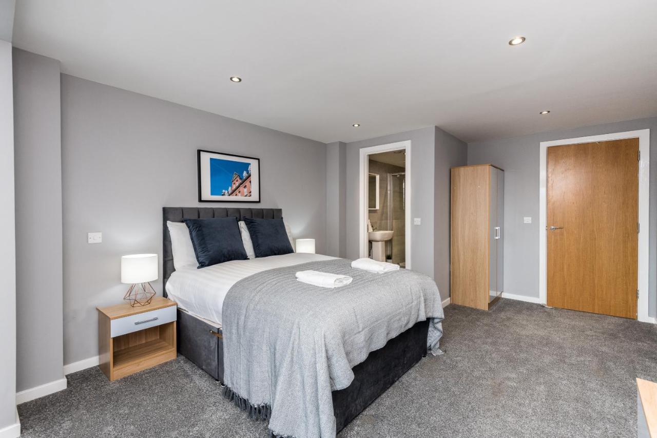 Host Apartments - Contemporary 3 Bed Apt With Balcony - Perfect For Long Stays Liverpool Exterior photo